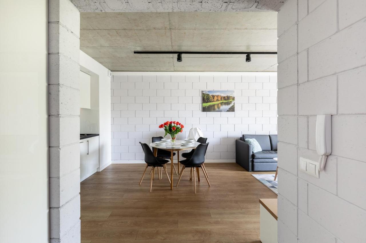 River Side Nr 7